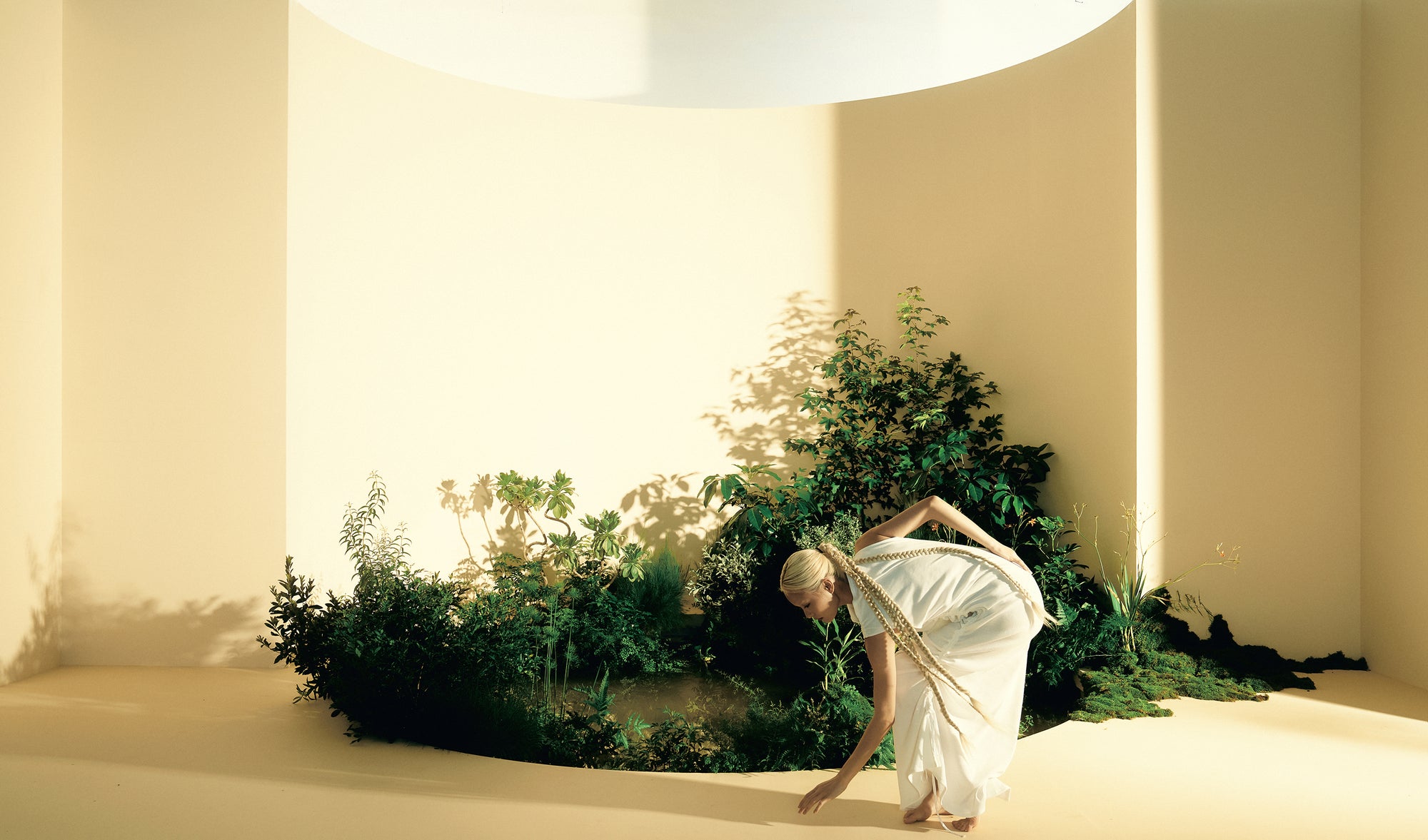 A sense of pause and weightlessness in a movement