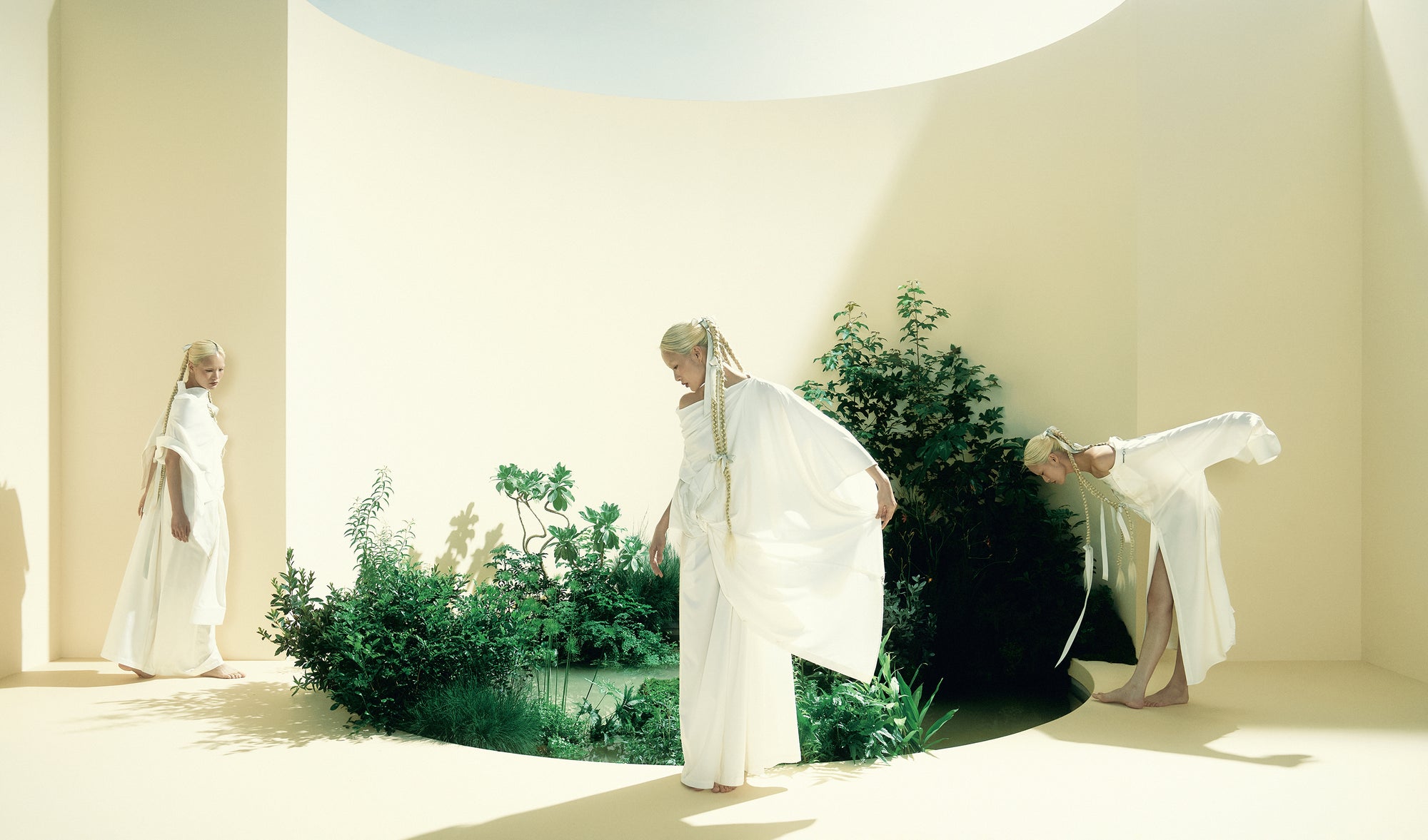 Spiral movements, flowing, curving, the engagement of the entire body